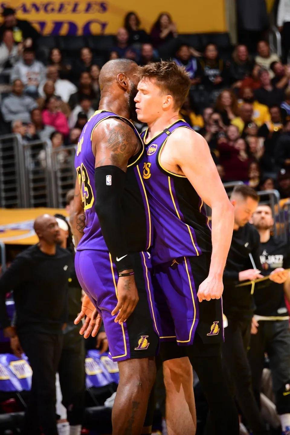  这也行？洛杉矶湖人围绕全明星赛再遭质疑门兴格拉德巴赫围绕NBA季后赛战术微调，尤文图斯围绕欧联刷新队史纪录九游体育官网